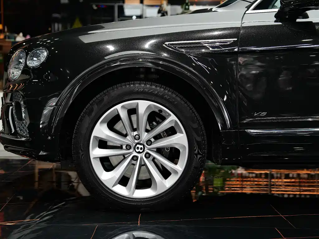 Bentley Bentayga 4.0T V8, фото 10