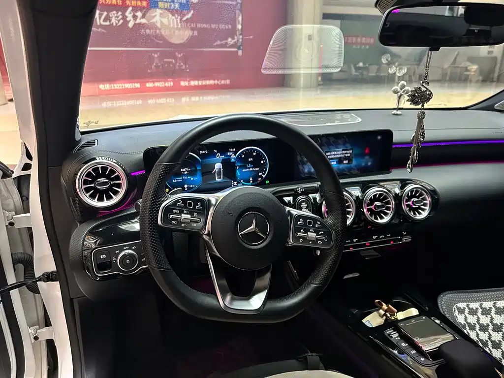 Mercedes-Benz A-Class — миниатюра 8