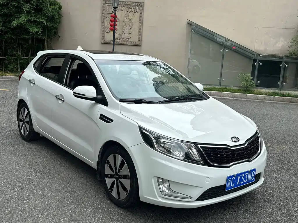 Kia K2 Hatchback 1.6L AT Premium, фото 3