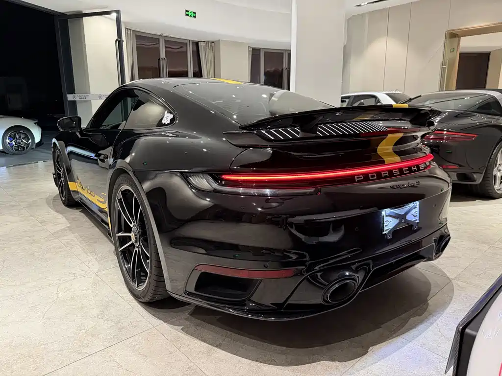 Porsche 911 2022 Turbo S 3.7T