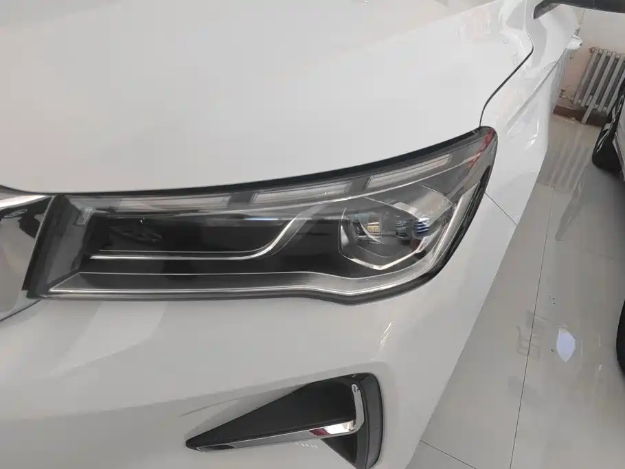Geely Emgrand — миниатюра 5