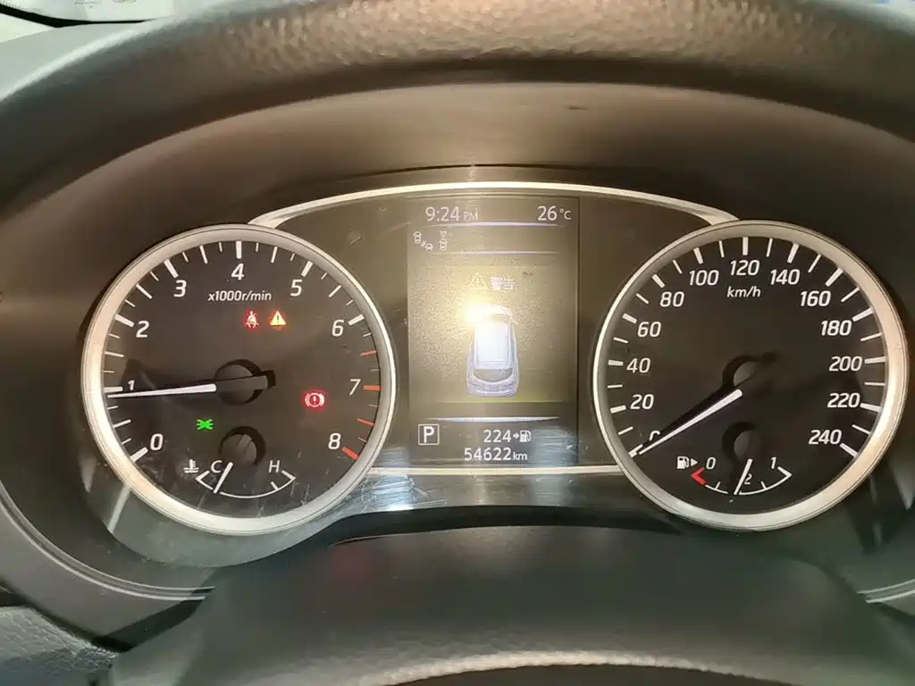Nissan Tiida — миниатюра 12