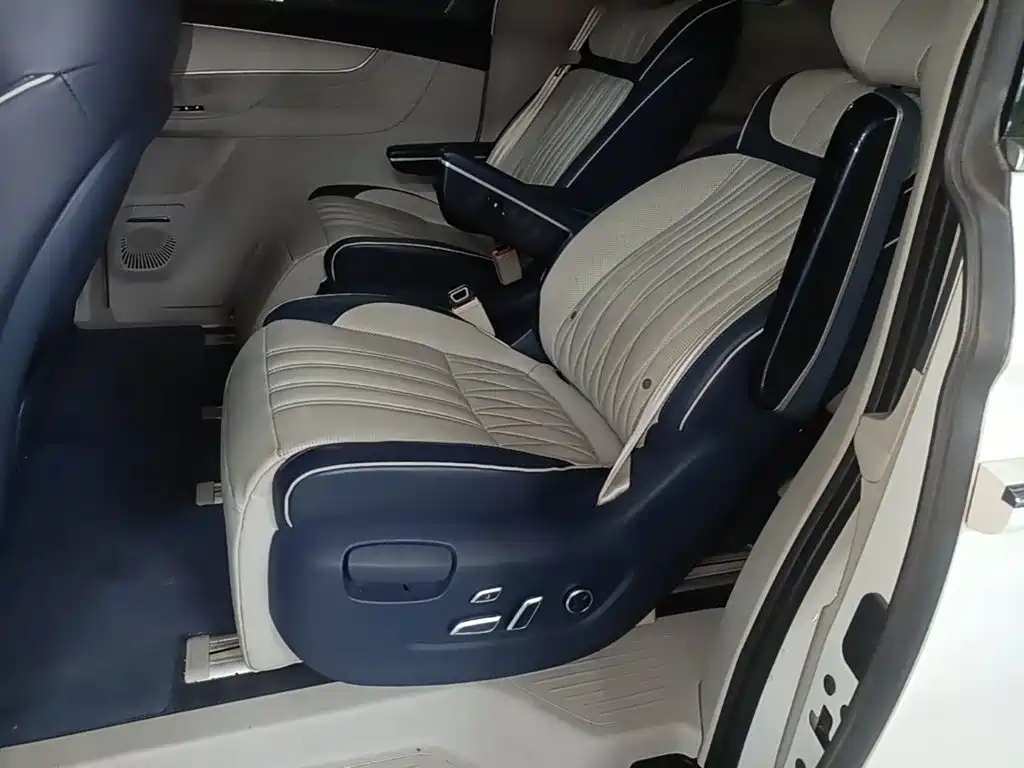 Roewe iMAX8 — миниатюра 17