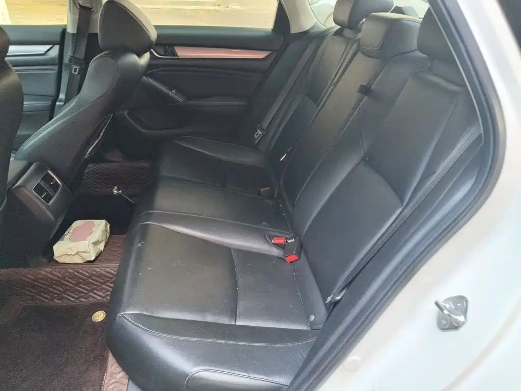 Honda Accord — миниатюра 13
