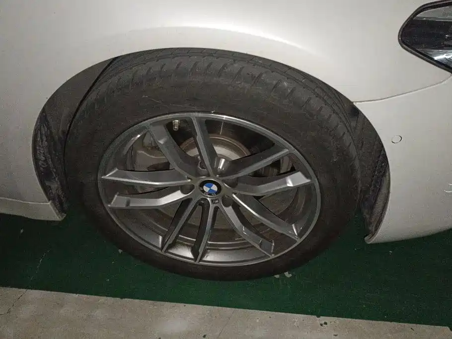 BMW 5 Series — миниатюра 6