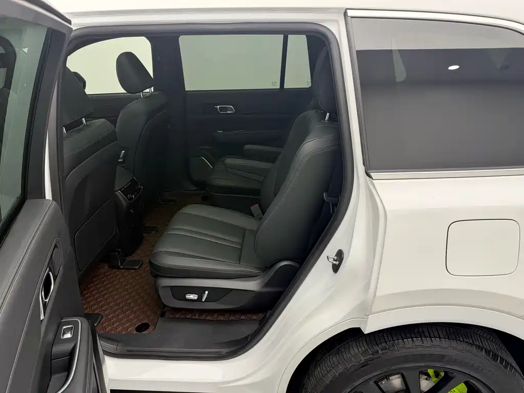 Li Auto Li ONE — миниатюра 20
