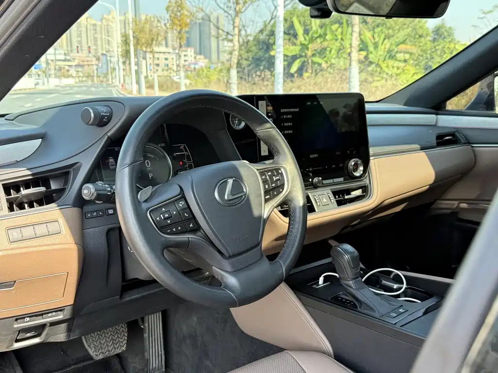 Lexus ES — миниатюра 8