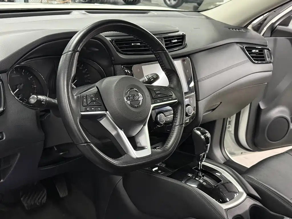 Nissan X-Trail — миниатюра 5