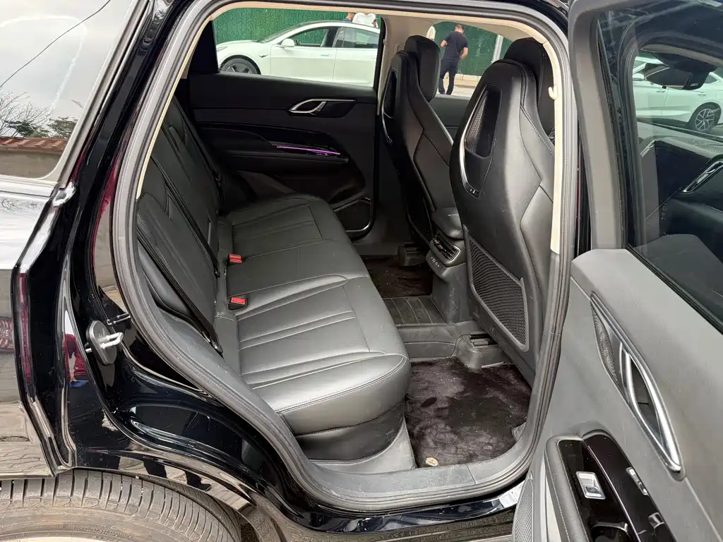 Hongqi Hongqi HS3 PHEV — миниатюра 9
