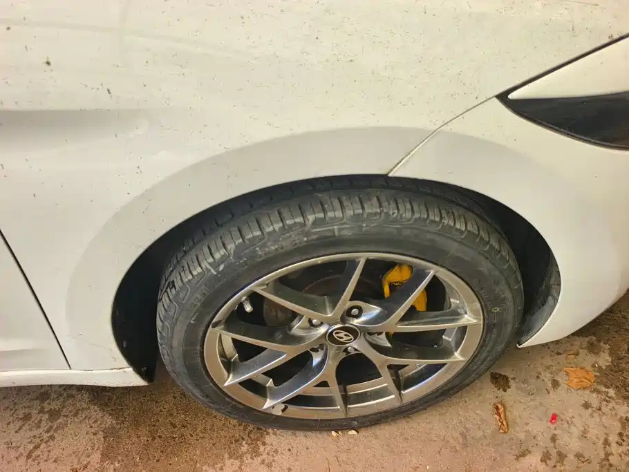 Hyundai Elantra — миниатюра 6