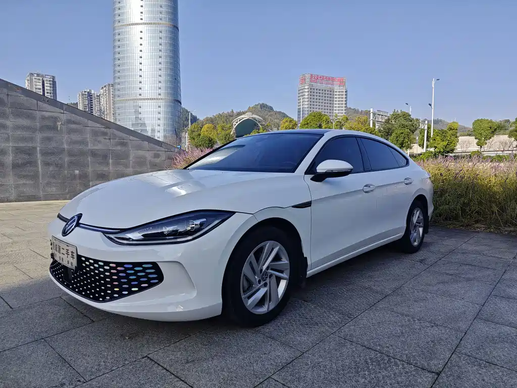 VOLKSWAGEN LINGDU