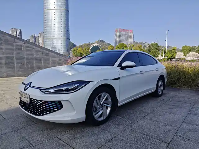 VOLKSWAGEN LINGDU 2023