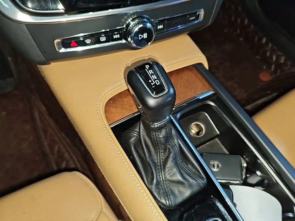 Volvo S90 2019 T5