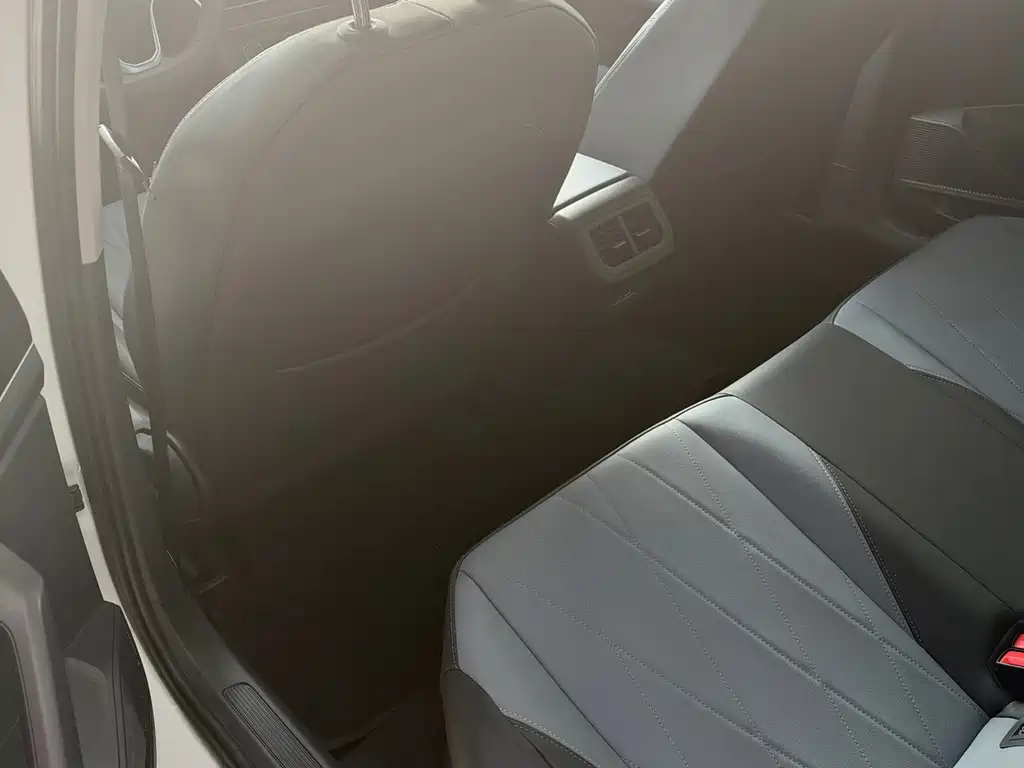 Volkswagen Lavida — миниатюра 8