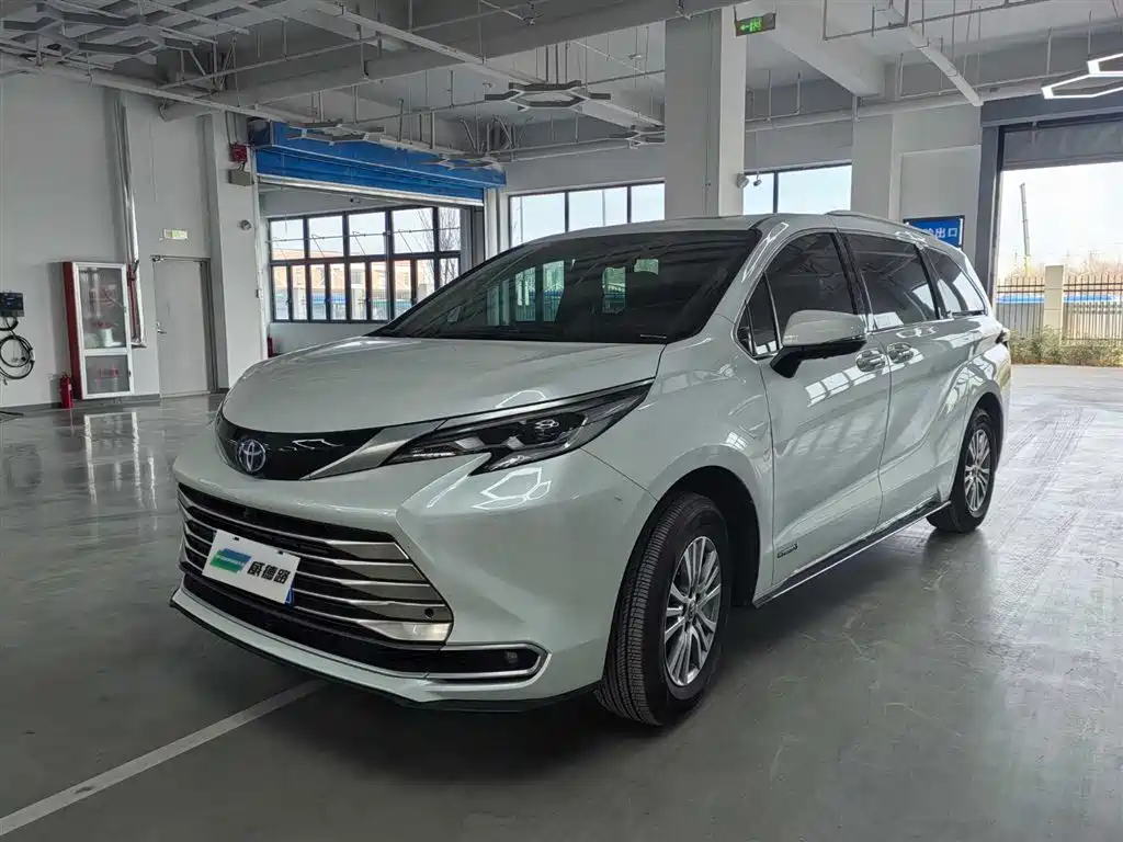 Toyota Sienna 2023
