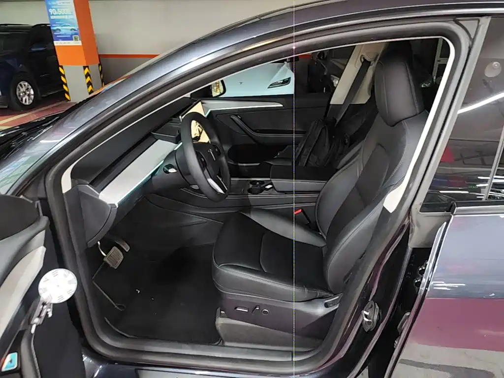 Tesla Model Y — миниатюра 16