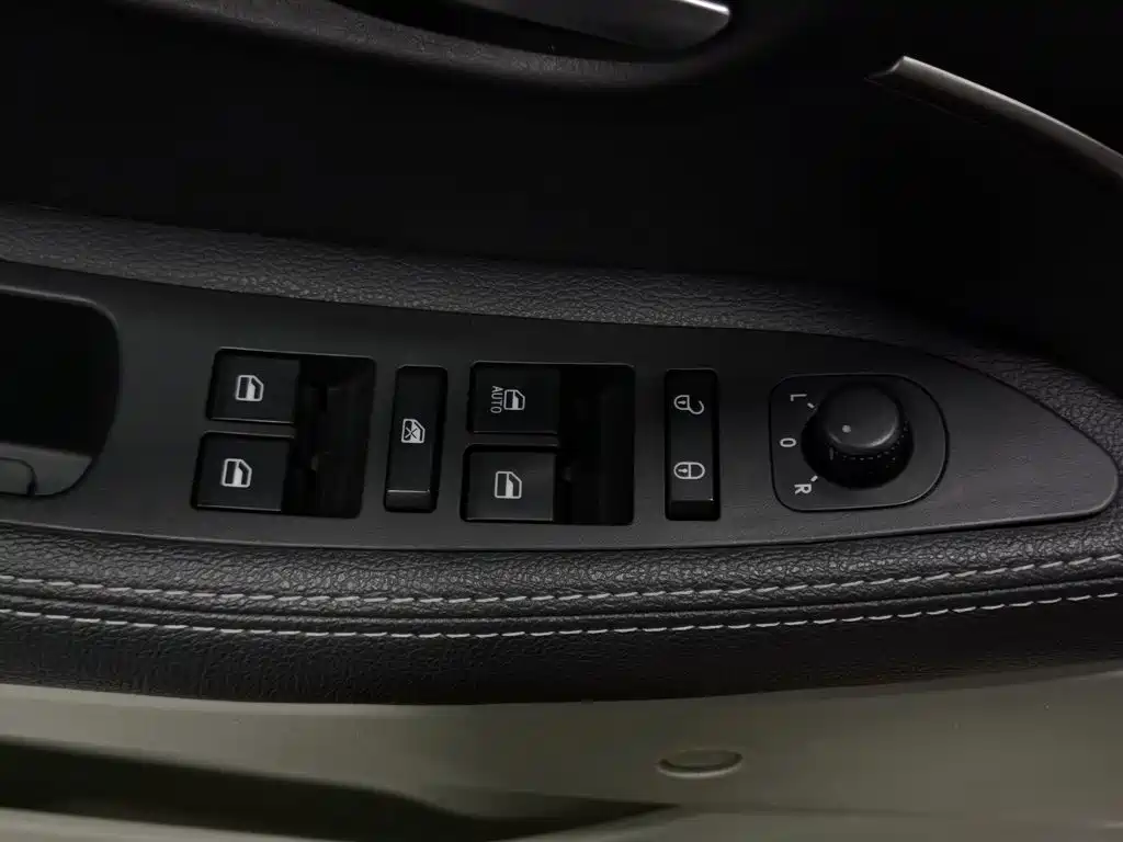BAIC Senova D50 — миниатюра 9