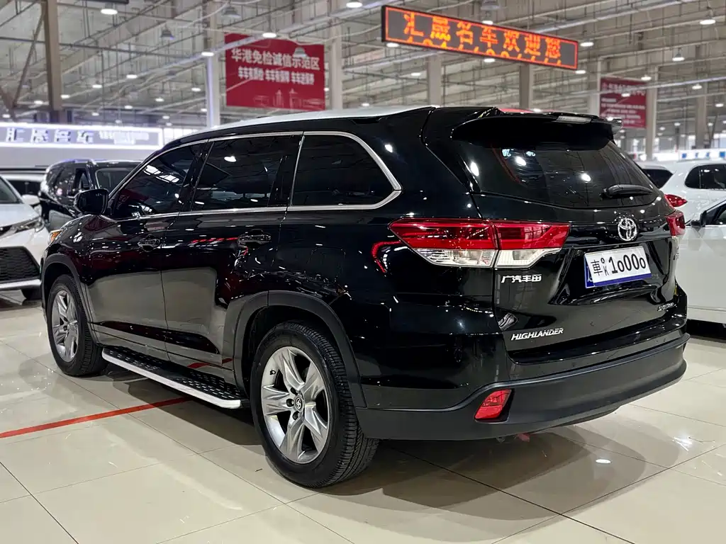 TOYOTA HIGHLANDER
