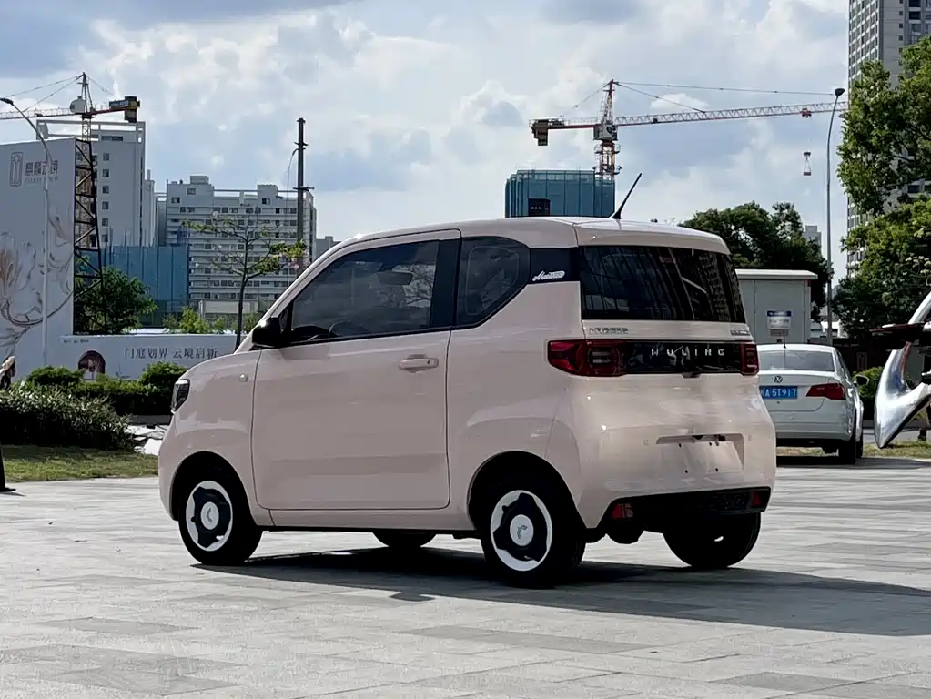 Wuling MINIEV — миниатюра 5