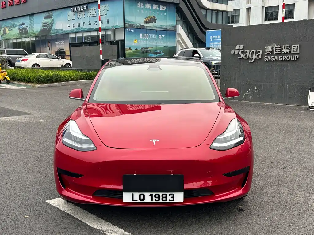 Tesla Model 3 — миниатюра 2