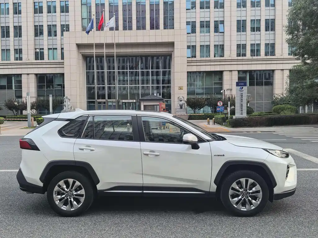 Toyota Wildlander — миниатюра 6