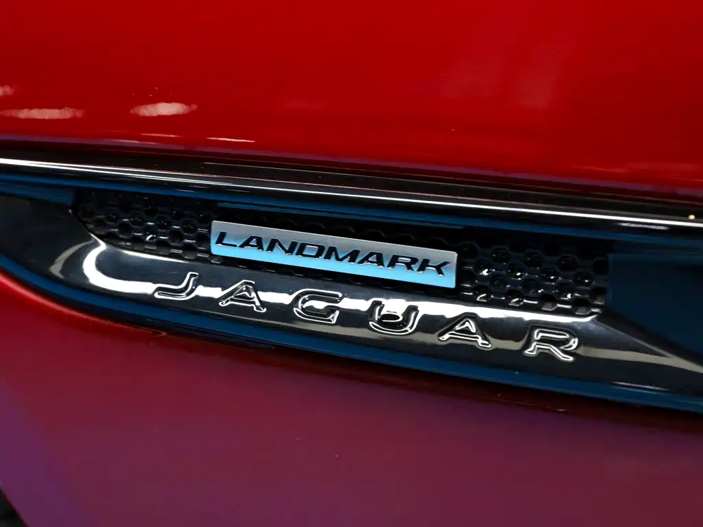 Jaguar XE 2019 2.0T 300PS Landmark Edition