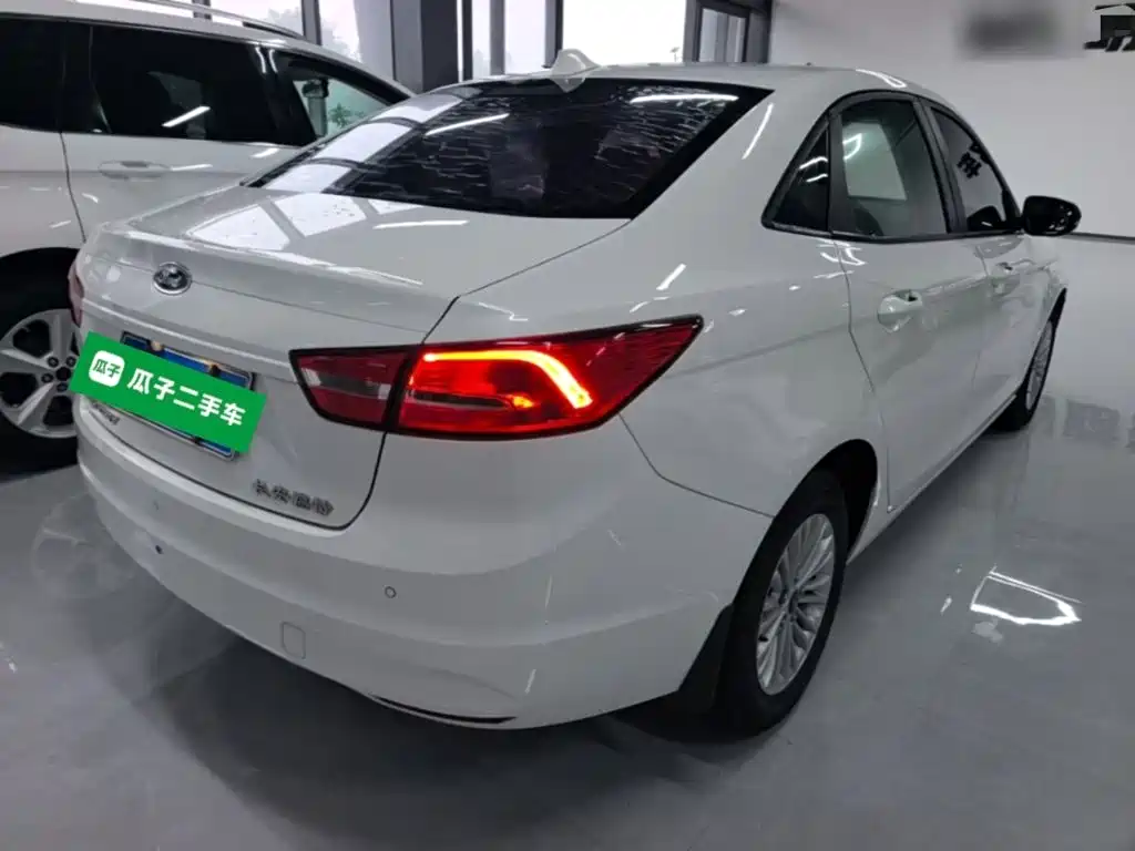 Ford Escort — миниатюра 7