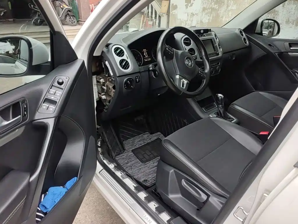 Volkswagen Tiguan — миниатюра 16