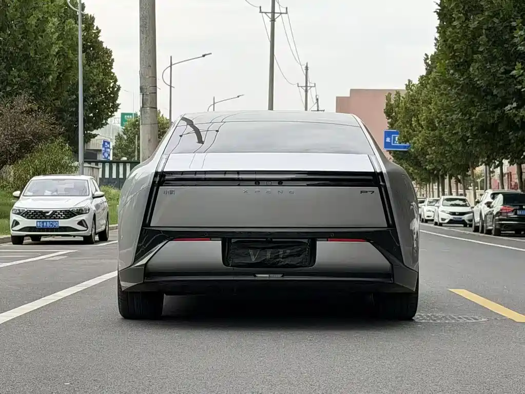 XPeng P7 — миниатюра 8