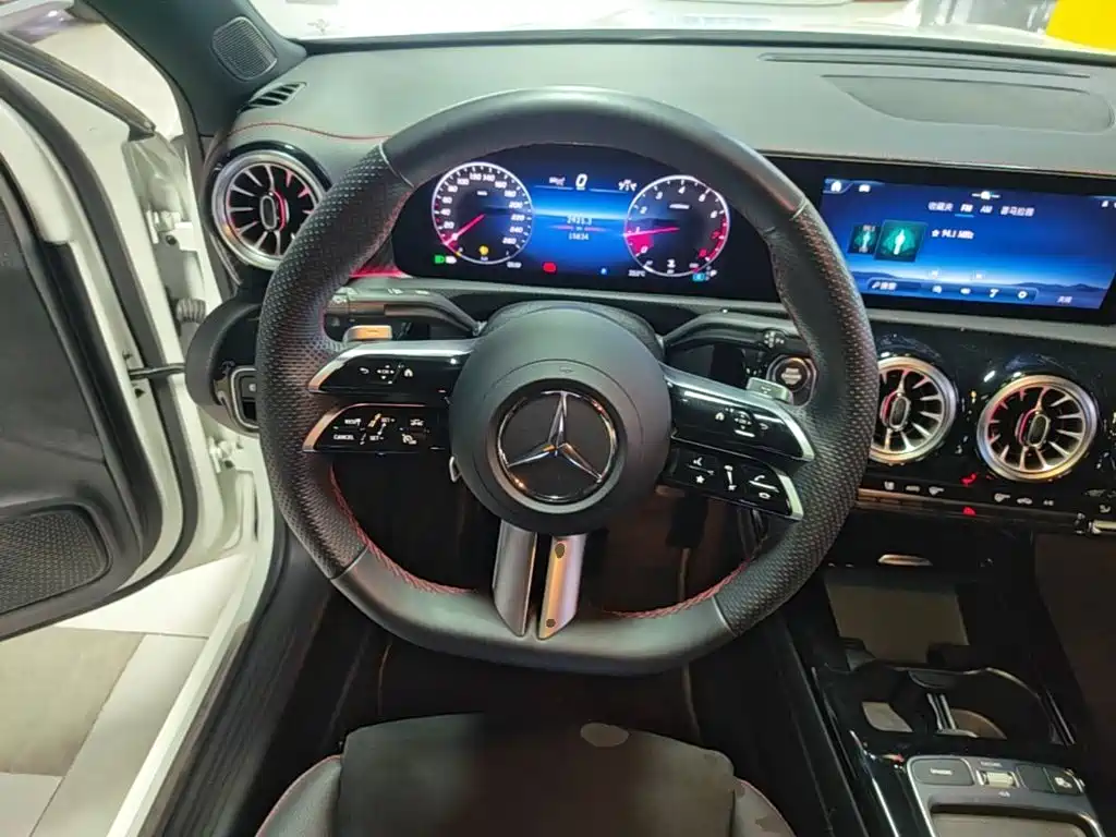 Mercedes-Benz A-Class — миниатюра 11