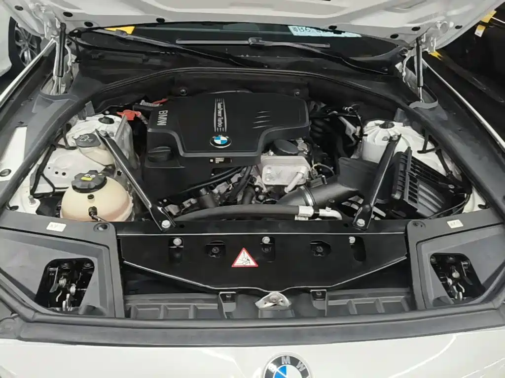BMW 5 Series — миниатюра 20