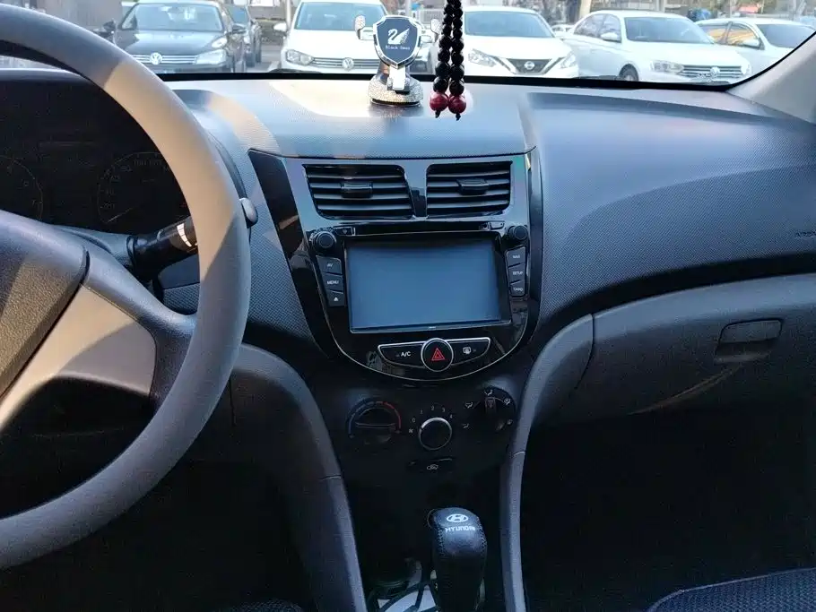 Hyundai Verna — миниатюра 13