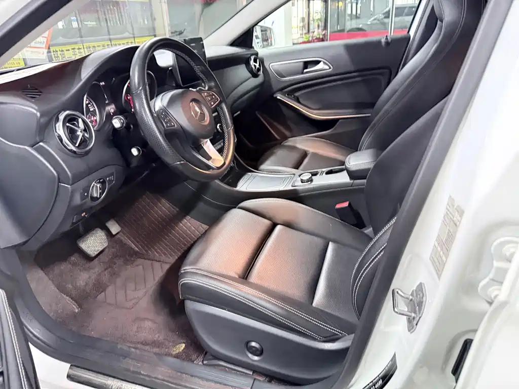 Mercedes-Benz GLA — миниатюра 9