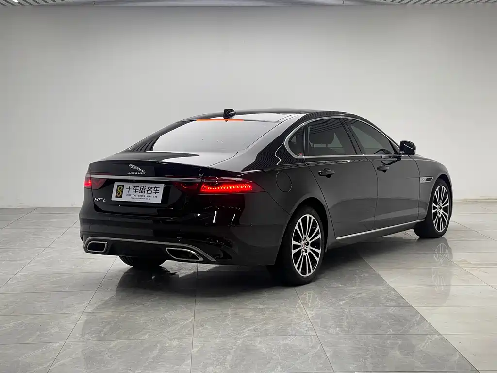 Jaguar XFL — миниатюра 6