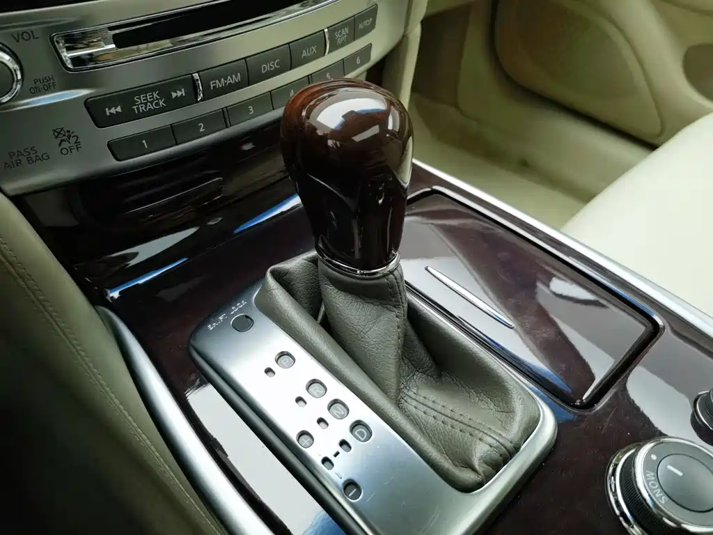 Infiniti Q70 — миниатюра 13