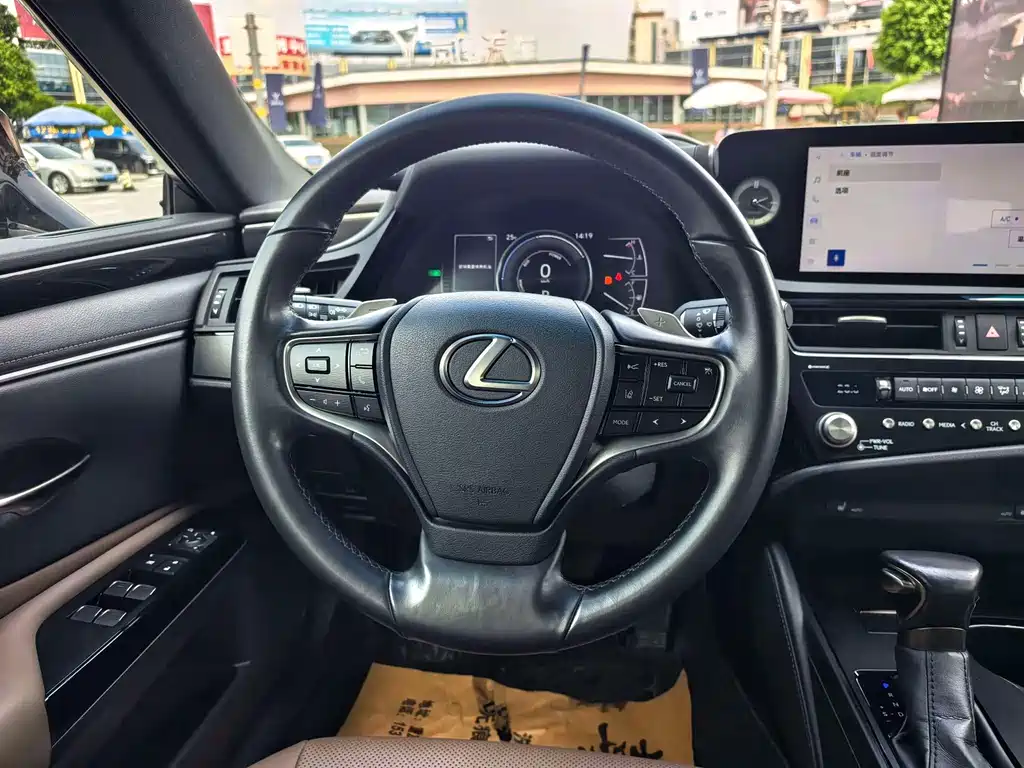 Lexus ES — миниатюра 17