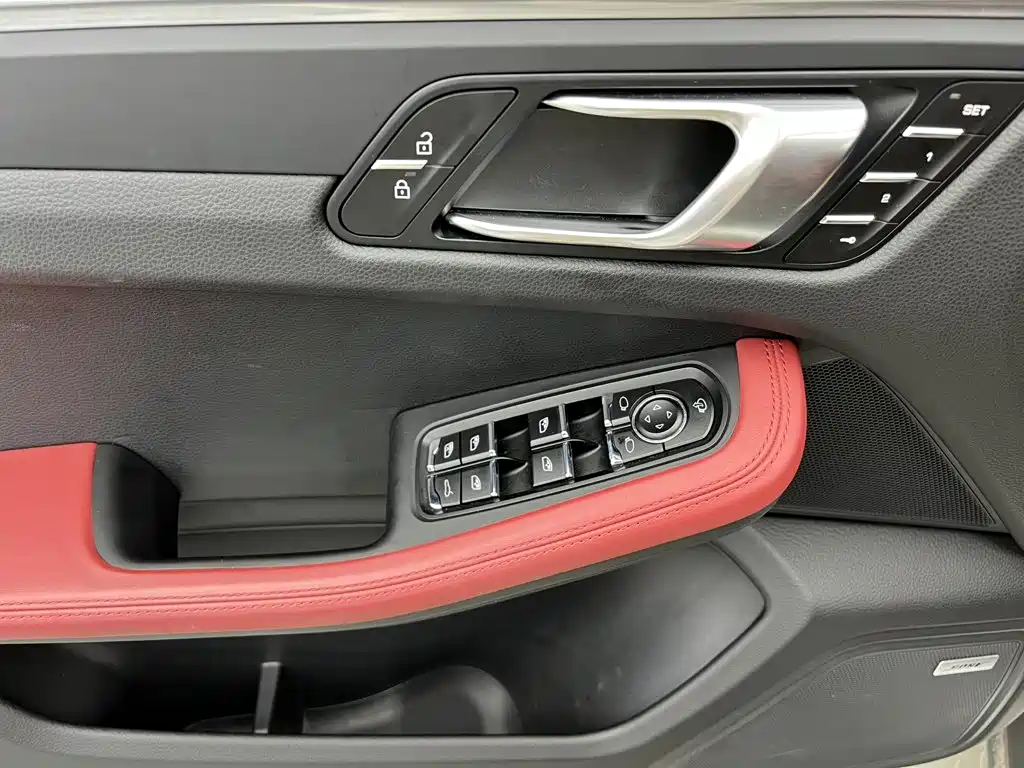 Porsche Macan — миниатюра 17
