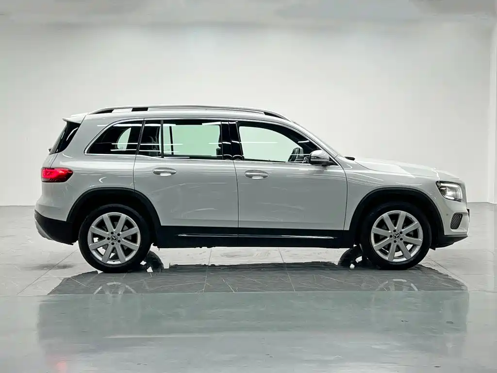 Mercedes-Benz GLB — миниатюра 7