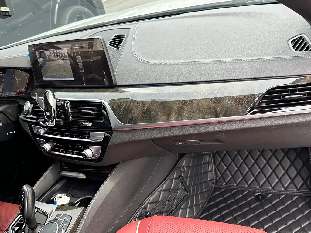 BMW 5 Series — миниатюра 16