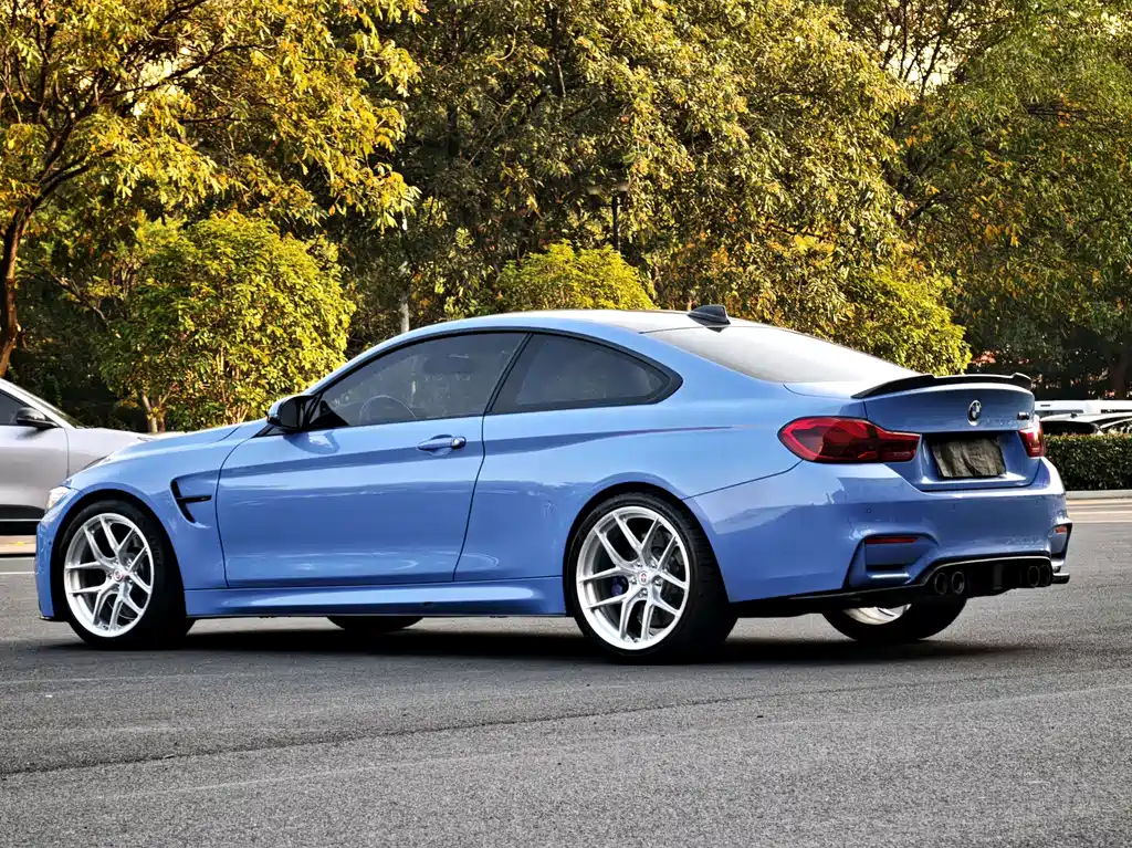 BMW M4 — миниатюра 7