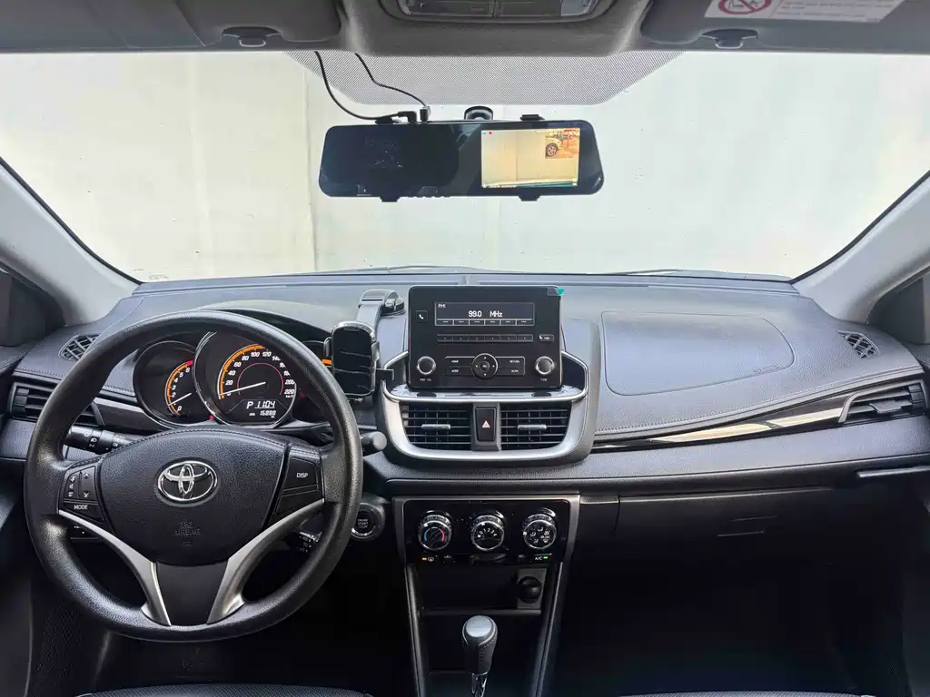 Toyota Yaris L — миниатюра 15