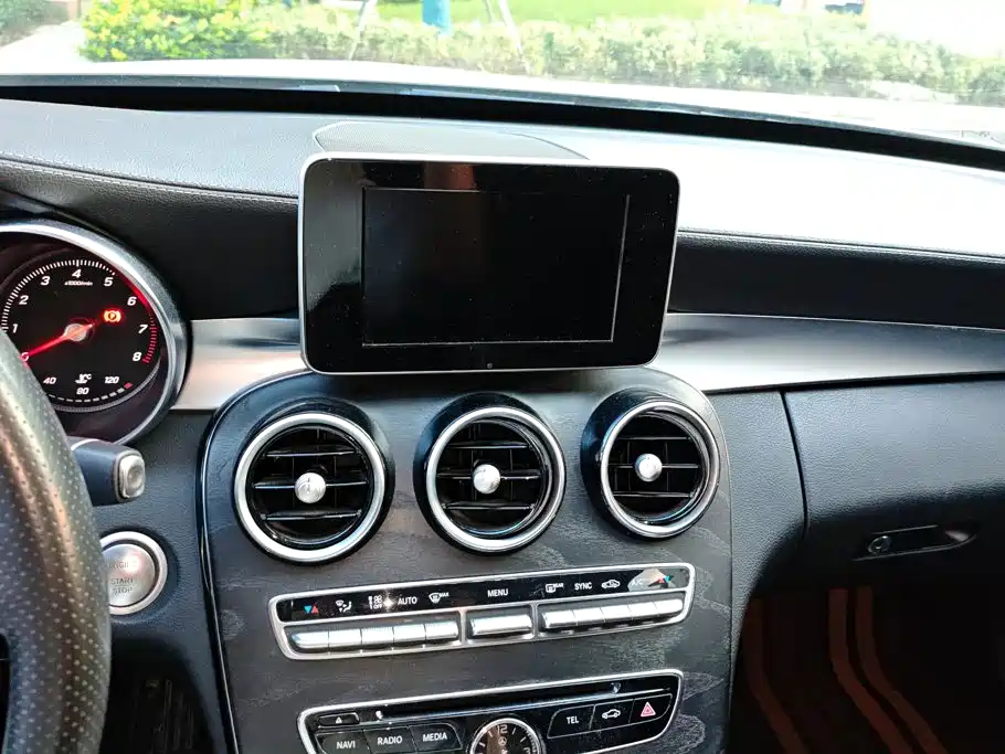 Mercedes-Benz C-Class — миниатюра 13