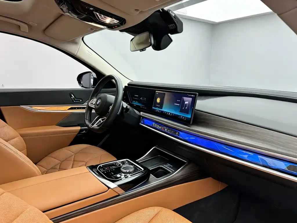 BMW 7 Series — миниатюра 7