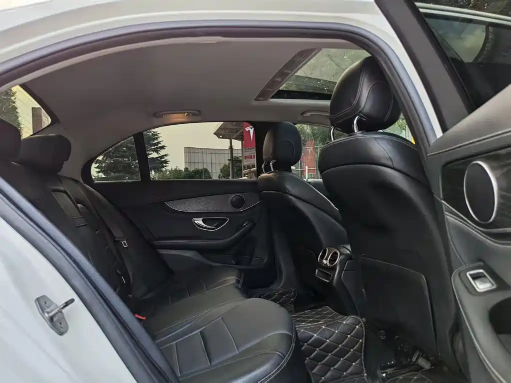 Mercedes-Benz C-Class — миниатюра 15