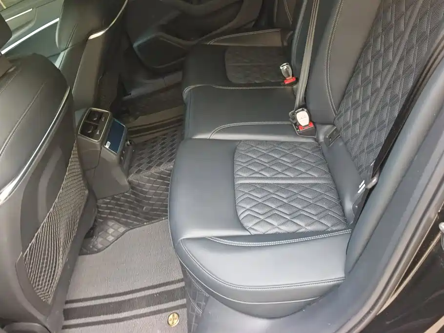 Audi A6L — миниатюра 11