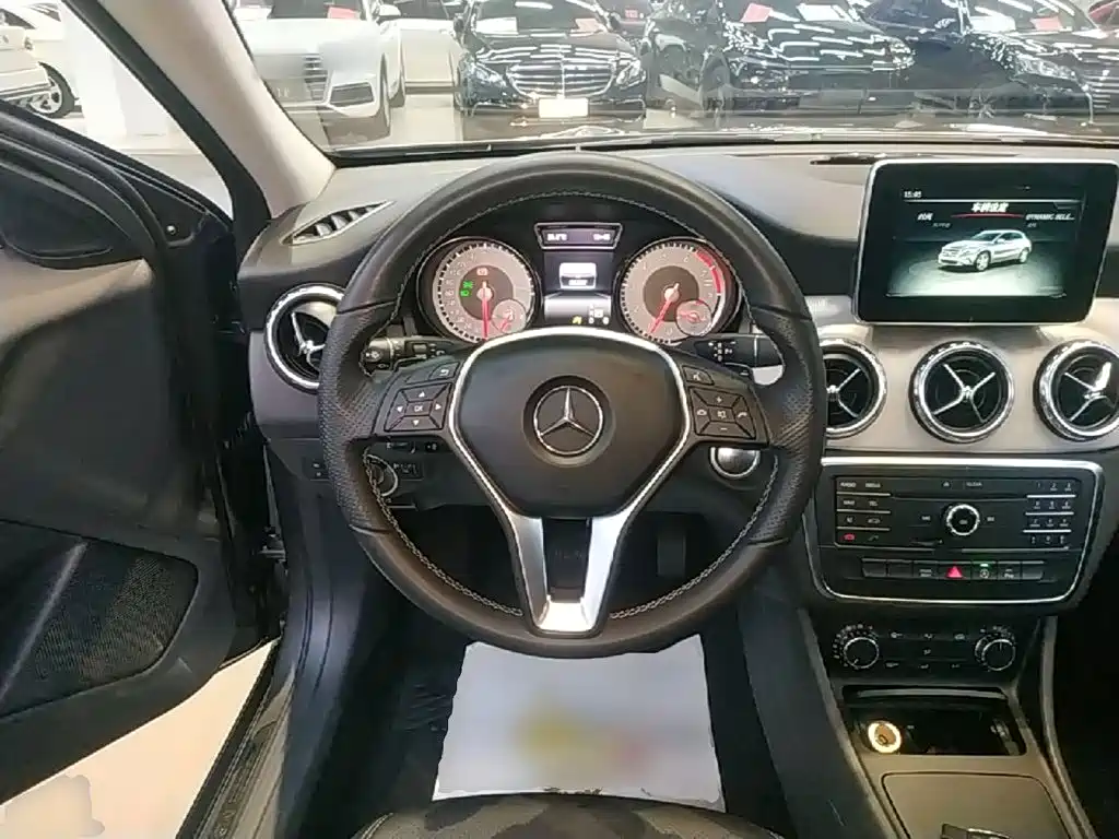 Mercedes-Benz GLA — миниатюра 11