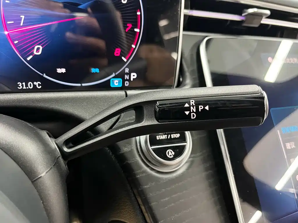 Mercedes-Benz E-Class — миниатюра 16