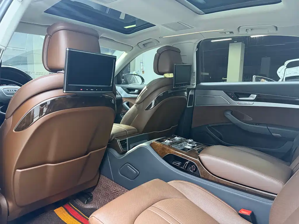 Audi A8 — миниатюра 5