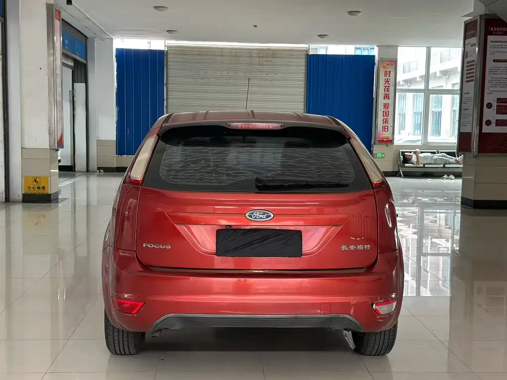 Ford Focus 2013 1.8L AT