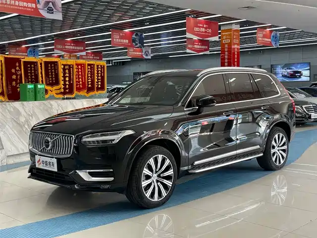 VOLVO  XC90 2021